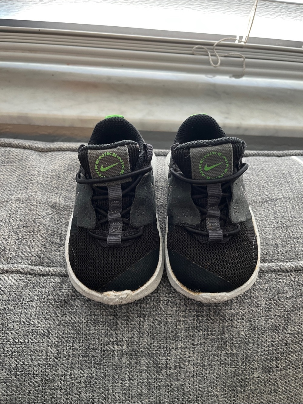 Nike Kids Crater Impact  Black Sneakers with Green Logo Accents Size 4c
